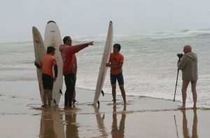 Cours de surf /Stand up paddle à l'école de surf /surfcamp de Léon dans les Landes