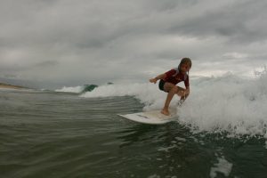 Cours de surf /Stand up paddle à l'école de surf /surfcamp de Léon dans les Landes