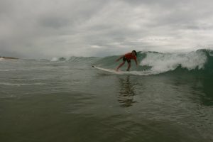 Cours de surf /Stand up paddle à l'école de surf /surfcamp de Léon dans les Landes