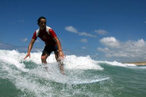 Cours de surf /Stand up paddle à l'école de surf /surfcamp de Léon dans les Landes